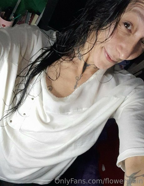 flowersrain nudes star image