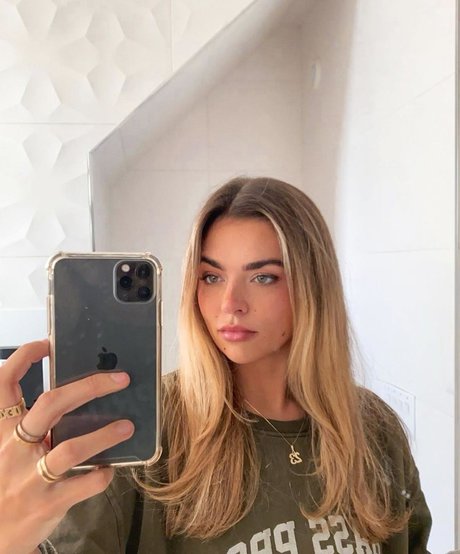 Depop Wins pretty pornstar photos