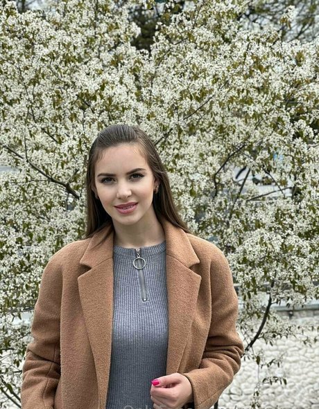 wrenirene hot model picture