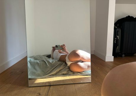 light onlyfans hot nude image