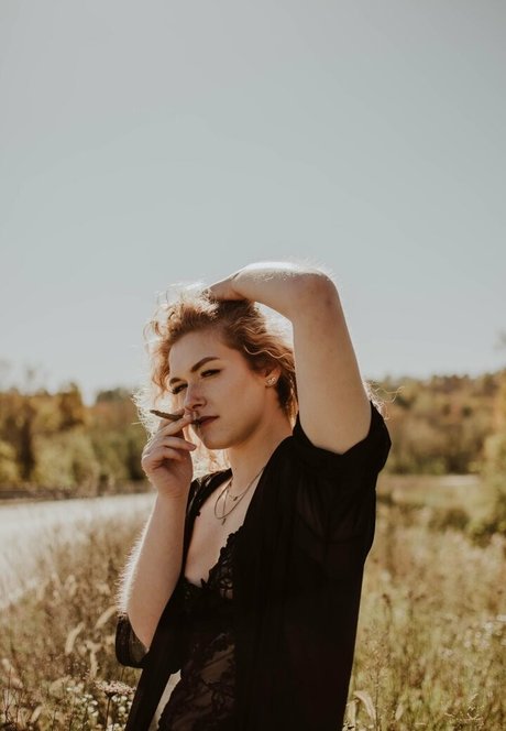 lilithjewel adult model photo