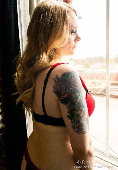 big tits curvy onlyfans adult pic