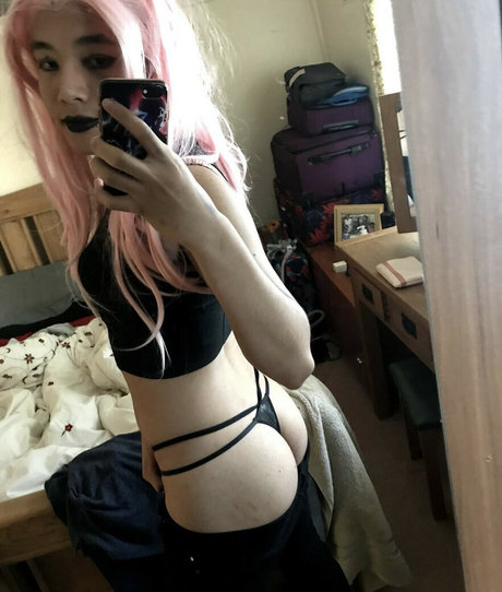 Asiancd18 model naked galleries