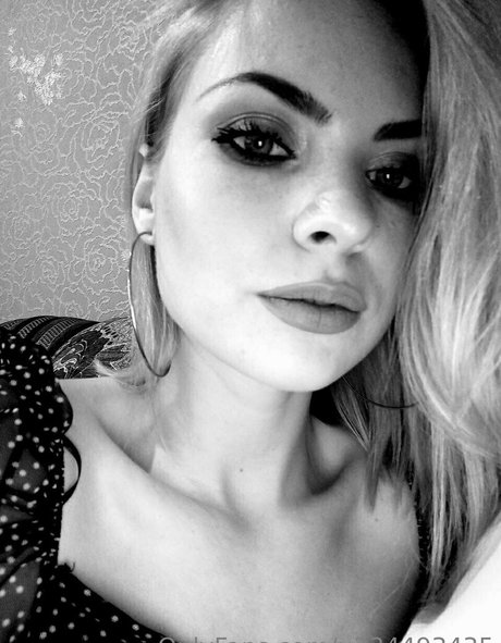 dragonb0rn model adult image