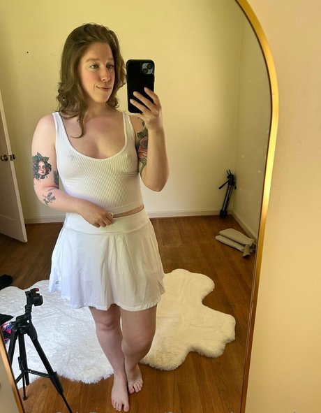 free perky peaches art actress photo