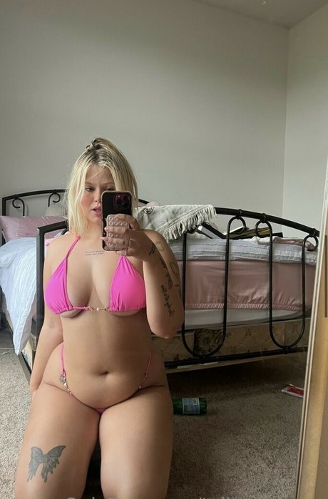 Winona Hauser star sexy pictures