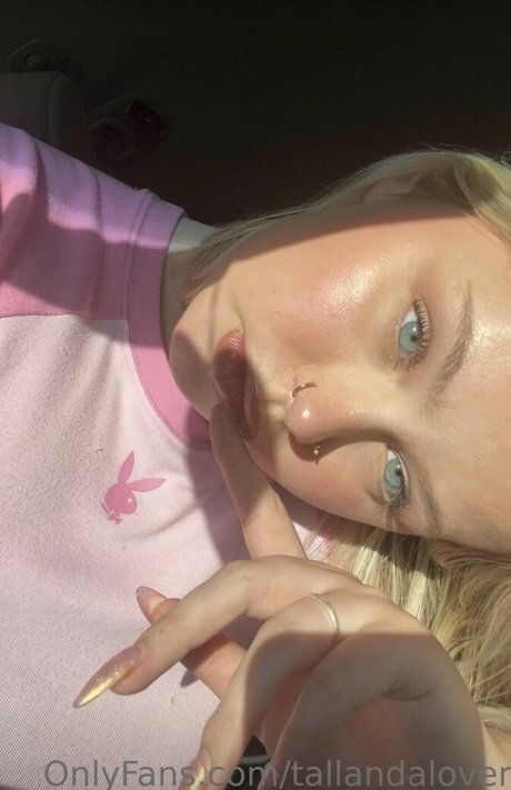 Winona Hauser pornstar nude photo