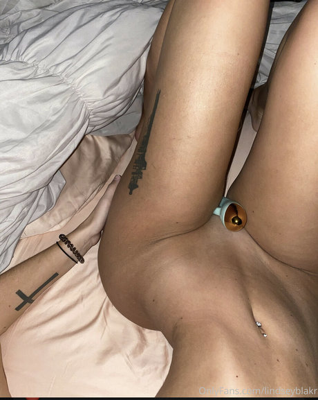 lindseyblakr hot actress gallery