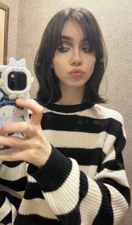 eyes onlyfans naked img