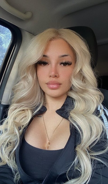 Marlen Cuevas pretty star image