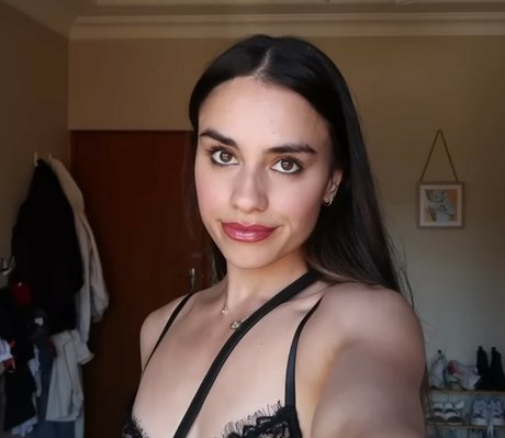 Imogen Russell star exclusive galleries