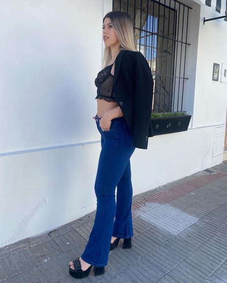 Valentina Legaria best model image