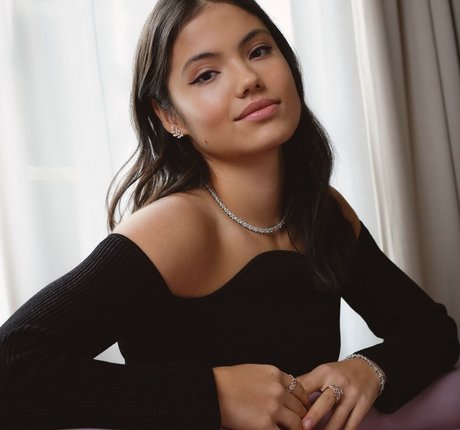 Emma Raducanu naked pornstar pic