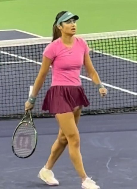 Emma Raducanu model perfect picture