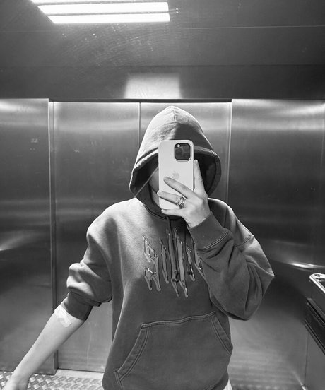 Emma Raducanu nude pornstar image