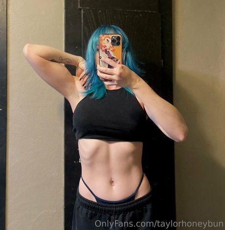 taylorhoneybun nice pornstar pics