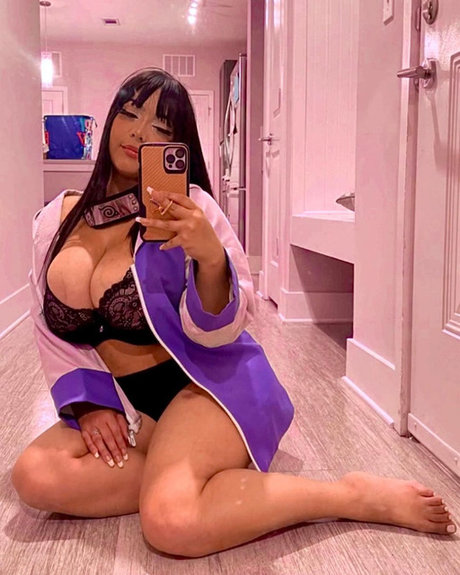 Jaki Senpai top actress images