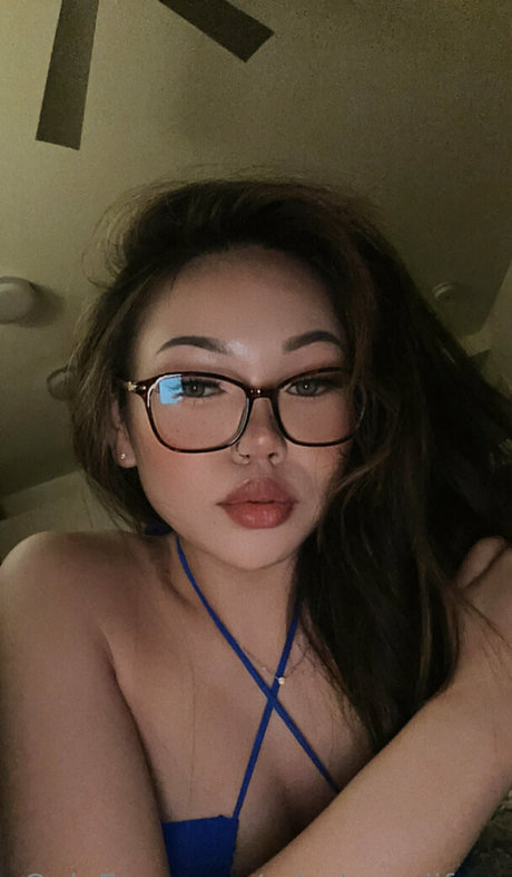 misstomeiifree model pretty photos