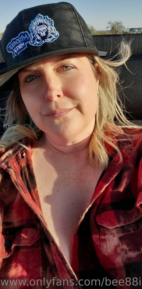 bee88i pornstar nice pictures