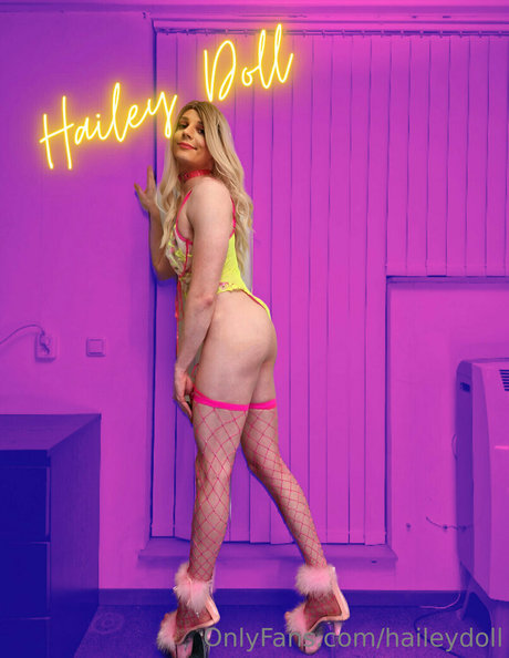 haileydoll beautiful actress pics