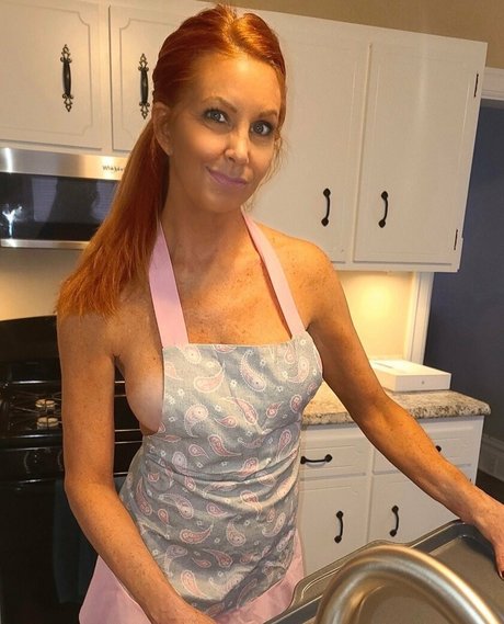 Mrsrobinsonxo hd star img