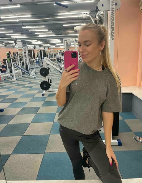 aislinxxxmodel model pretty image