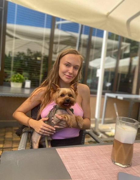 aislinxxxmodel model nice pics