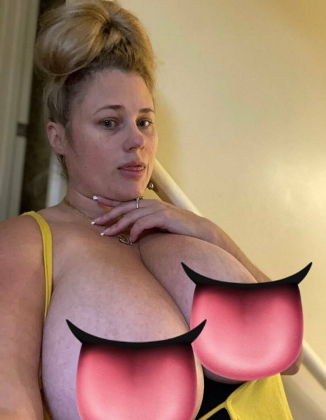 Luvmeonlysarah art model image