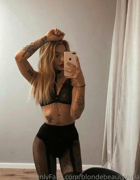 blondebeautyyulia hot star pic