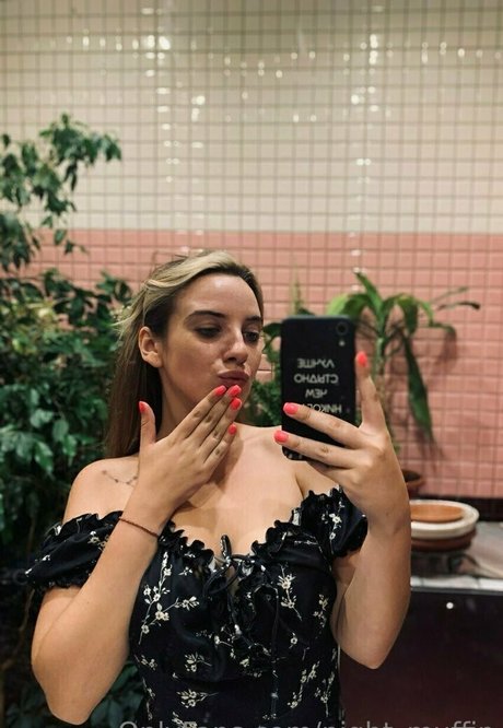 night muffin beautiful actress gallery