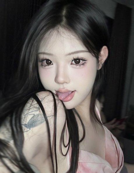 Yuzichucunqi sexy actress photos