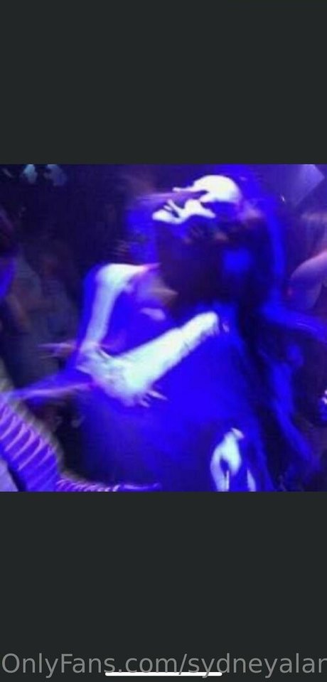 sydneyalan model perfect pictures