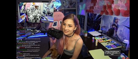 IceTokki erotic pornstar picture