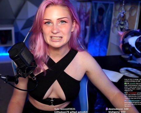 IceTokki sexy pornstar pictures