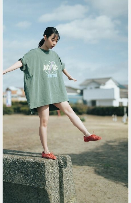 Hikaru Aoyama erotic actress pictures