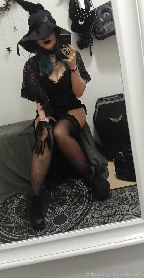 Lunaticalwitch perfect model pictures