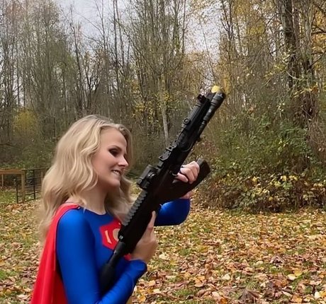 Girls With Guns top model photos