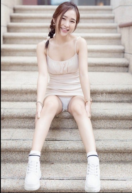 noo sunnly beautiful model photos