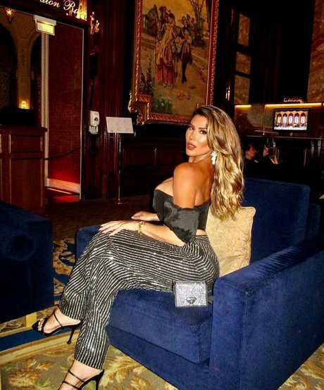 Abroadwithmila art actress pic