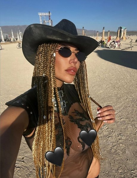 Abroadwithmila pornstar nudes img