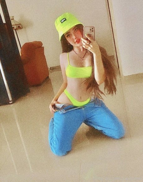 Pausotort pretty model picture