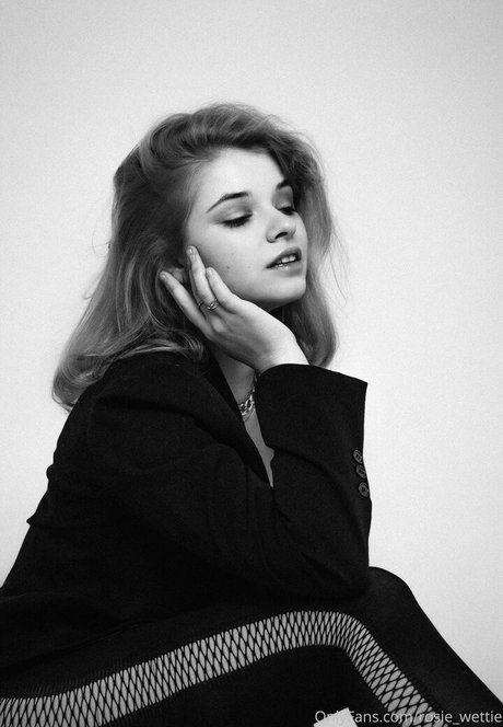 rosie wettie sexy actress images