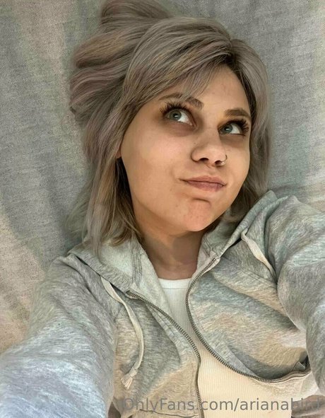 arianabird porn model photo