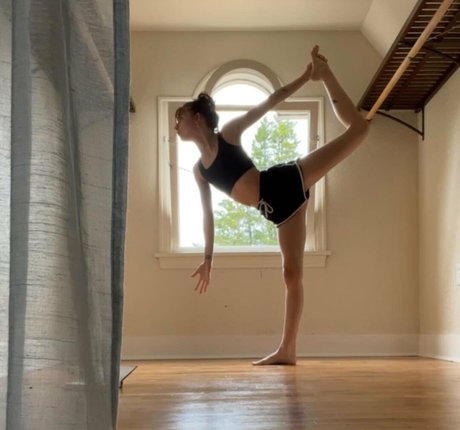 selflovesage actress photo