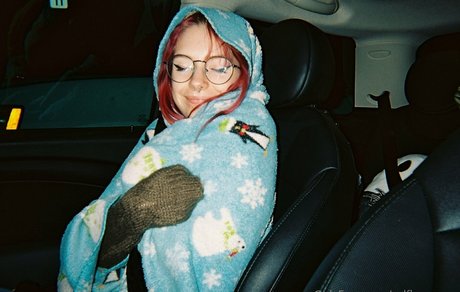 selflovesage model beautiful img