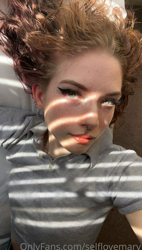 selflovesage pornographic model pic