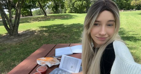 books withaeri high quality actress picture