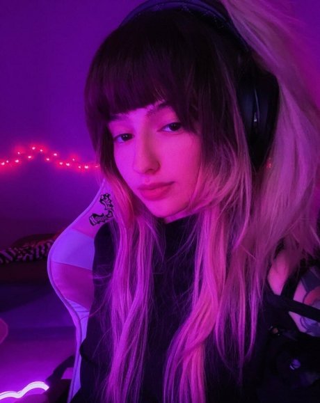 lewdfaerie exclusive actress photo