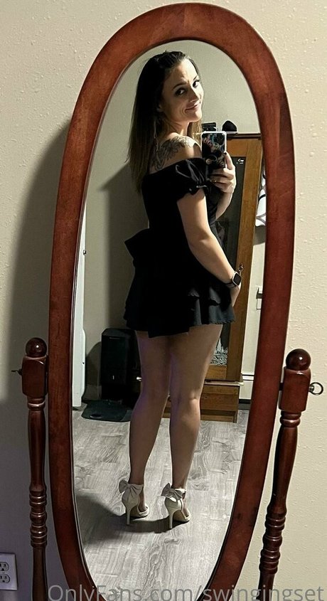 swingingset naked pornstar gallery