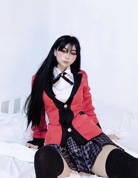 Akari Cos sex star pic